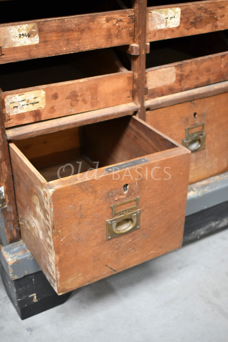 Detail van Ladenkast, grijs, materiaal hout